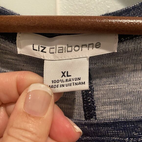 Bundle of Two Tops Women’s XL White Blue‎ Liz Claiborne Casual Capsule Classics - Picture 4 of 15